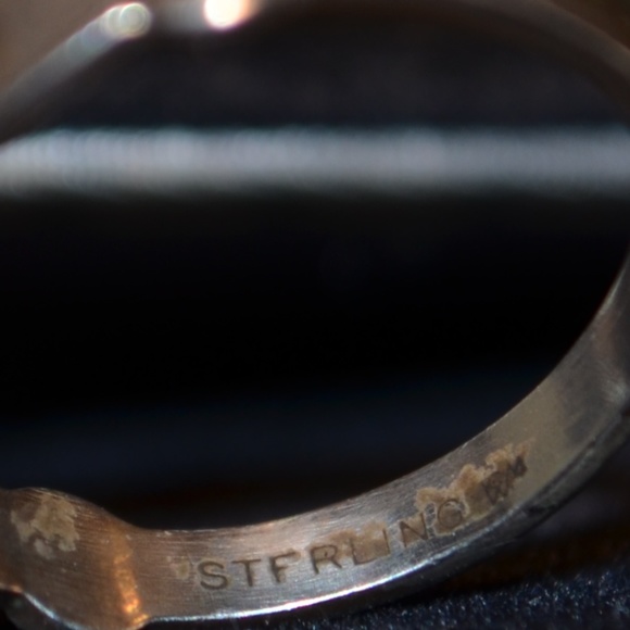 Sterling Silver Ring with blue stones size 5 - Picture 3 of 4